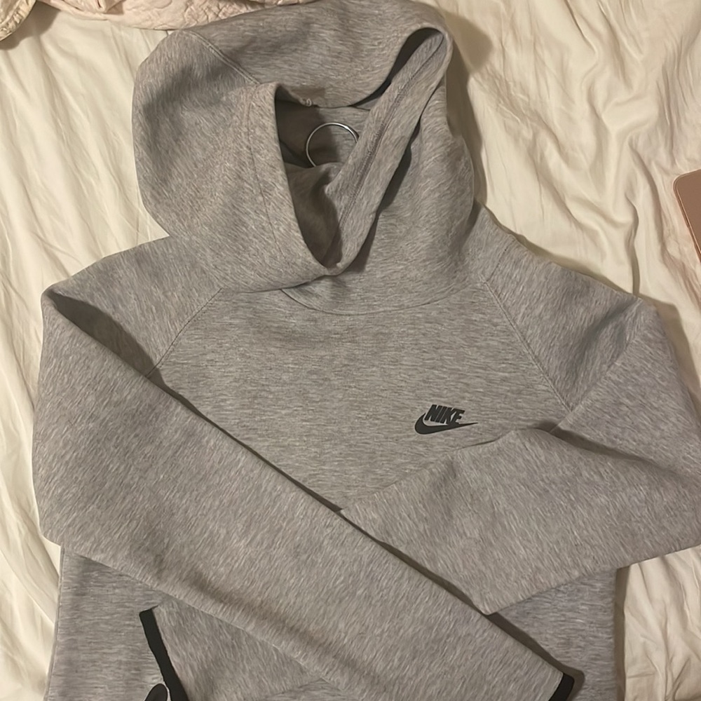 Women’s Nike Tech - Picture 4 of 4
